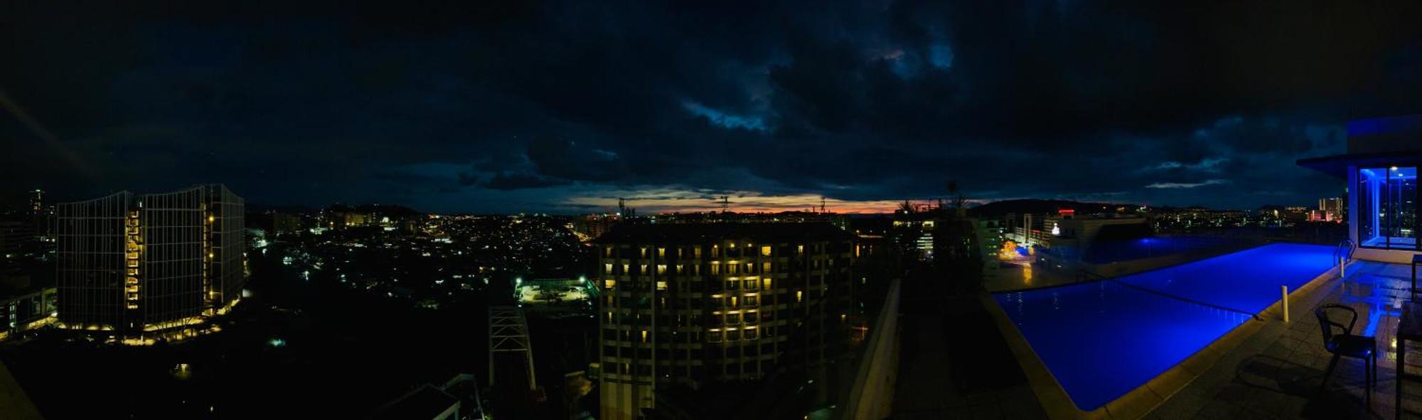 Riverside Opulent Nights At Sky Hotel 亞庇 外观 照片