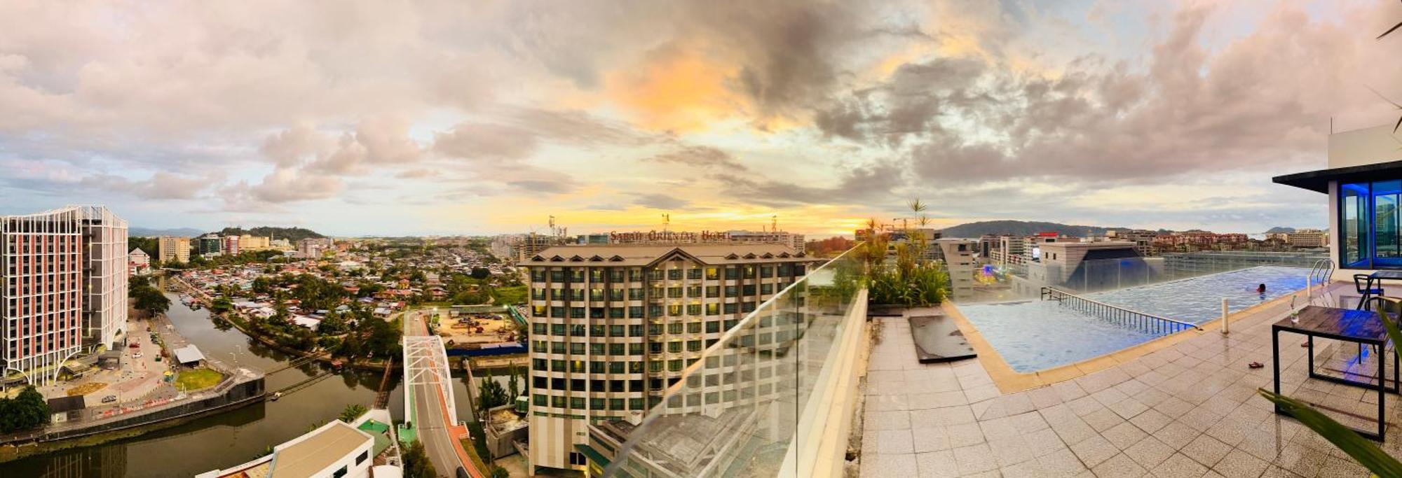 Riverside Opulent Nights At Sky Hotel 亞庇 外观 照片